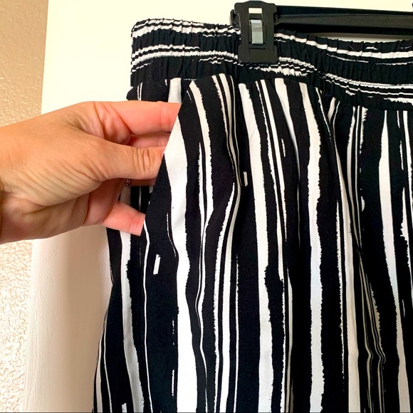 Striped shorts - Picture 2 of 8